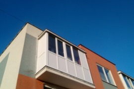 Балкон с крышей